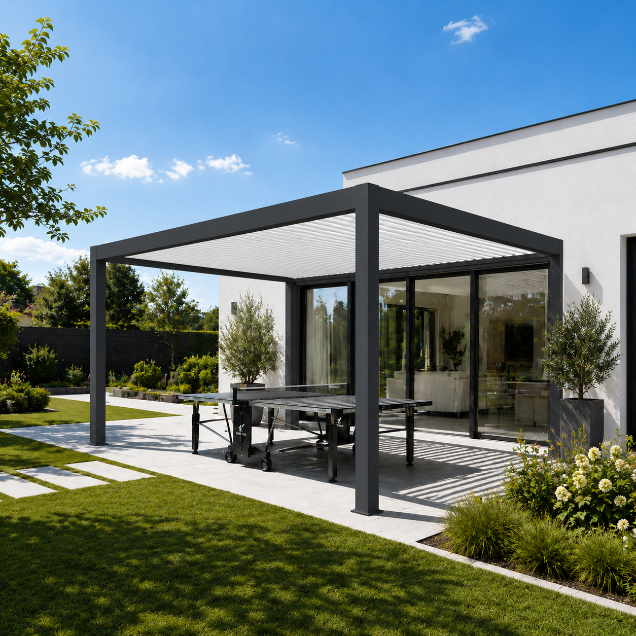 Luma: Freistehende Pergola manuell verstellbar